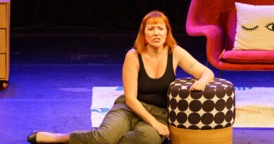 Espetáculo “MANHÊ!” chega ao Teatro Colinas com humor e reflexões sobre a maternidade