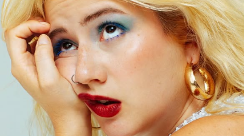 NURIA & Os Querendodengo apresentam a turnê “Atemporal” no SESI São José dos Campos, com show que mistura pop brasileiro e influências contemporâneas.